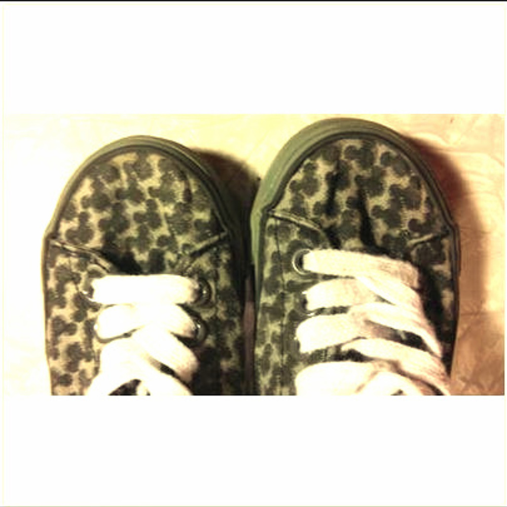 Disney Parks~ Mickey Mouse Ears Sneakers Size 9/10